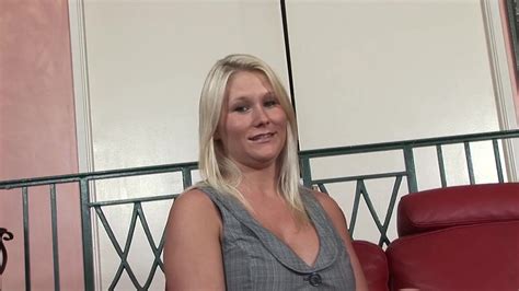 Pussy With Pussy Crown Busty Blonde Getting Her Pussy Milked Naked Cnn Amador