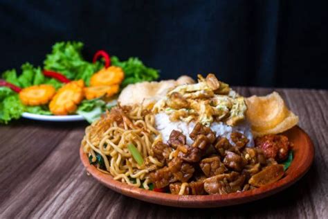 Sejarah Nasi Uduk Menu Sarapan Favorit Orang Indonesia Nibble