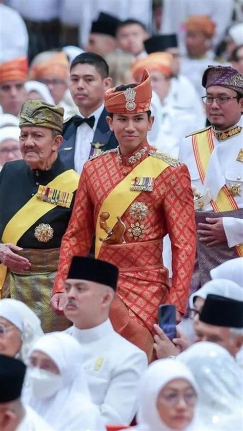 Potret Acara Berbedak Diraja Jelang Pernikahan Pangeran Abdul Mateen