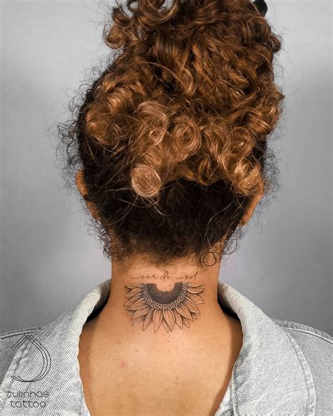 Tatuagem Na Nuca Feminina Lua - Tatuagem feminina na nuca: 21 ideias para eternizar na pele