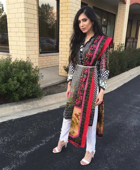 Uk Paki Babe In Heels Scrolller