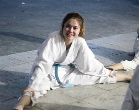 Hot girl cổ vũ đội tuyển Brazil bị ném đá vì phát biểu gây sốc trên VTV