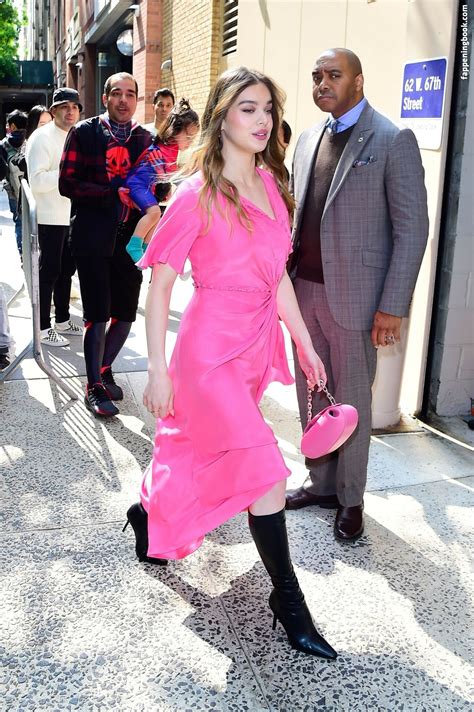 Hailee Steinfeld Nude The Fappening Photo FappeningBook