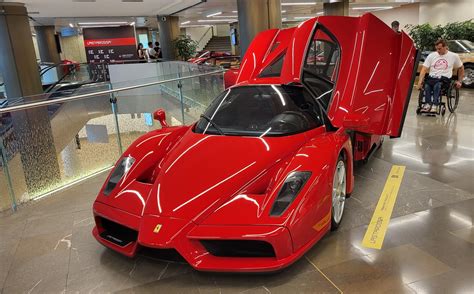 La Ferrari Enzo De Fernando Alonso Vendue à 54 Millions Deuros