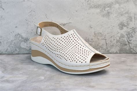 Босоножки Evalli - купить с доставкой по выгодным ценам в интернет ...