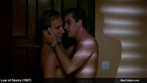 Vidéos porno gay gratuites Hommes célèbres nus xHamster