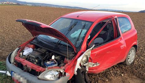 Unfall Bei Neuenstadt Fordert Zwei Verletzte Stimme De