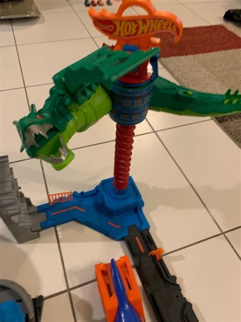 Hot Wheels Sets Drachen Gorilla Dino Hai Gebraucht in Horgen für CHF 9 mit Lieferung auf