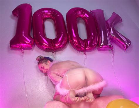 Nude Amateur Girl With The Hottest Soles FeetPlaza