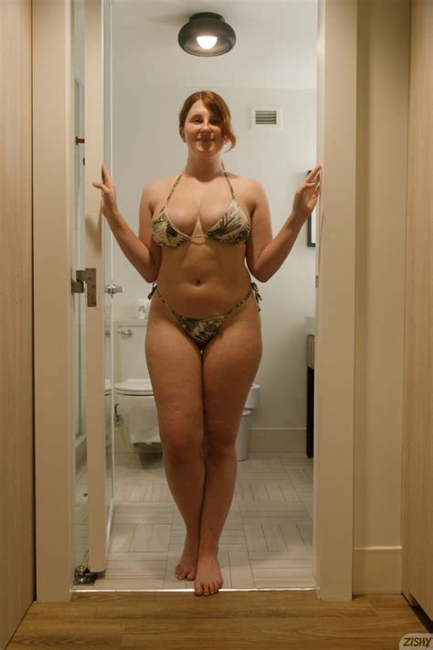 Solo College Babe Bess Breast Posing By The Pool For Zishy Photos