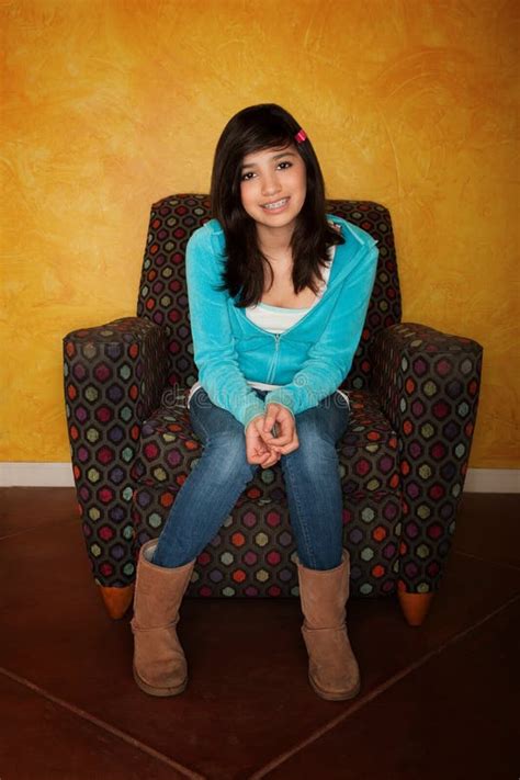 Latina Studentin And Happiness Stockbild Bild Von Pupille Kindheit