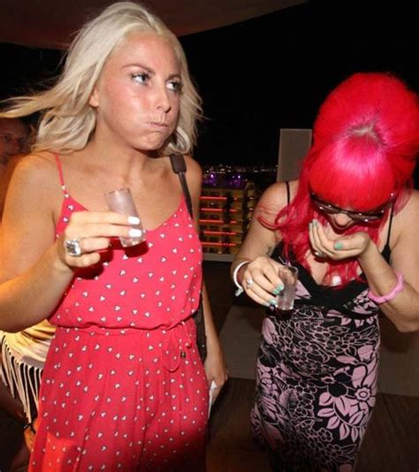 6 Hot Sexy Charlie Hedges Bikini Pics