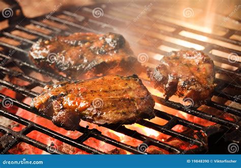 Asado A La Parilla De La Carne Adobada Foto De Archivo Imagen 19848390