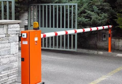 Заказать автоматический шлагбаум в СПб по выгодной цене