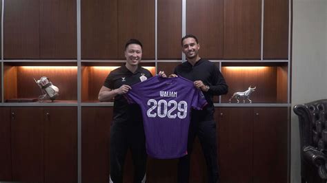 persik kediri perpanjang kontrak kapten tim ezra walian hingga