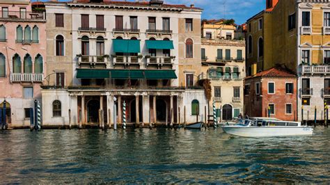 Fondos de pantalla barco Paisaje urbano Italia Venecia vehículo