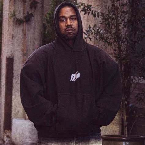 Kanye West Donda Doves Hoodie 蝦皮購物