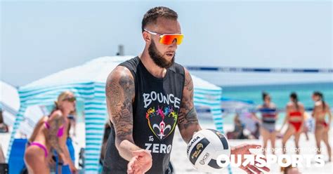 Un joueur gay de beach volley utilise son sport pour défendre les personnes vivant avec le VIH