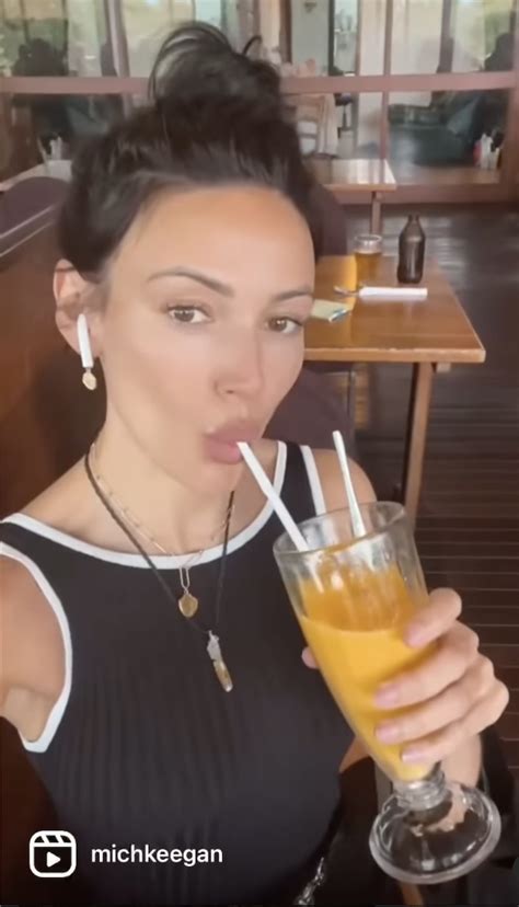 Michelle Keegan Shows Off Her Incredible Rock Hard Abs In Bikini As She Travels Australia Alone