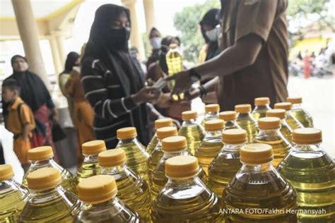 Berlaku Mulai Besok Harga Minyak Goreng Rp Per Liter