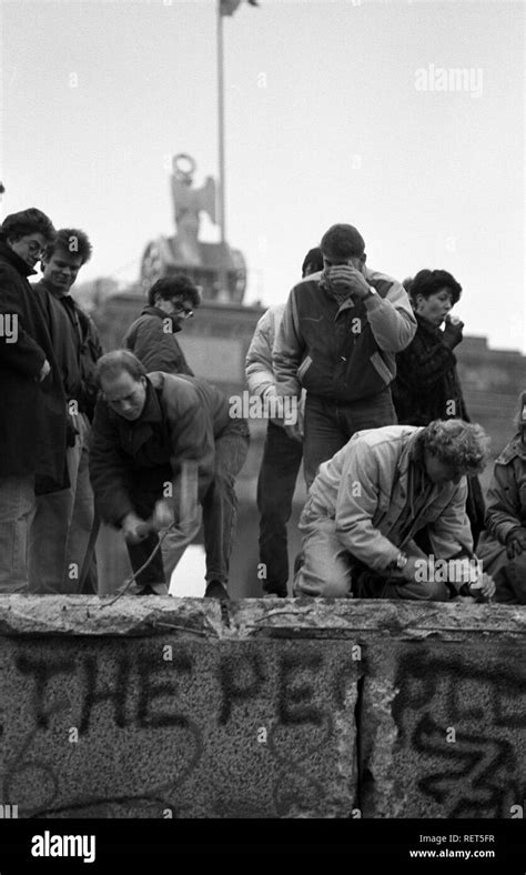 Fall of the Berlin Wall, Berlin Stock Photo - Alamy