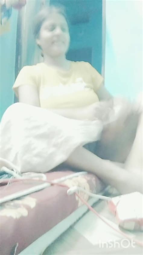 Hot IG Married Milf Supriyasin578 Flashing Pussy Hairs