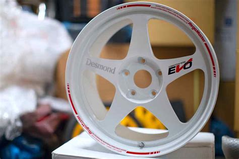 Desmonds New Regamaster Evo Ii Wheel Is One Awesome 90s Throwback