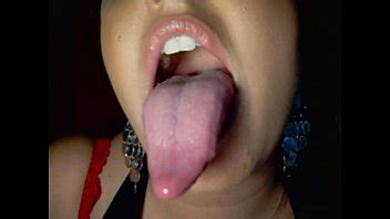 Vídeos lengua larga XVIDEOS