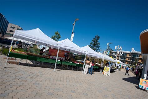 Farmers Market - Epstein Family Amphitheater
