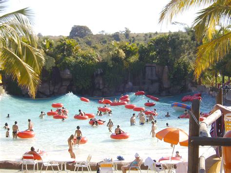 Venha para o Thermas dos Laranjais conhecer um dos maiores parques aquáticos da América Latina