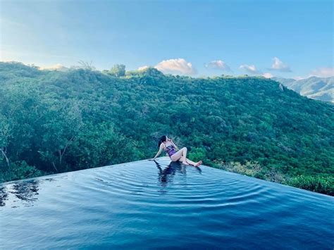 Lệ Quyên mặc bikini khoe dáng ở tuổi U