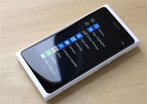 Nokia Lumia 800 specs, faq, comparisons