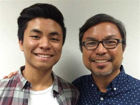 Pastor homofóbico muda de opinião ao descobrir que o filho é gay