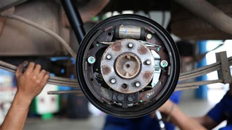 5 Signs Of Leaking Brake Fluid