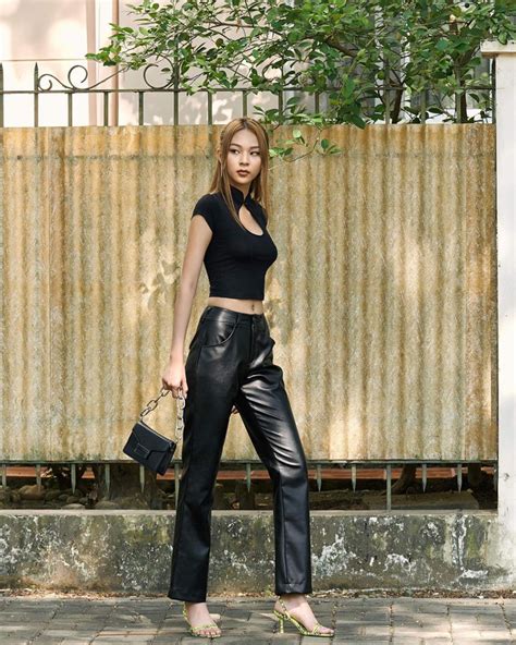 Kh Ng Ph I Ng U Nhi N Lisa Sang Vi T Nam Shopping H A Ra Ang U M T Trend Hot R N R N B N Th I