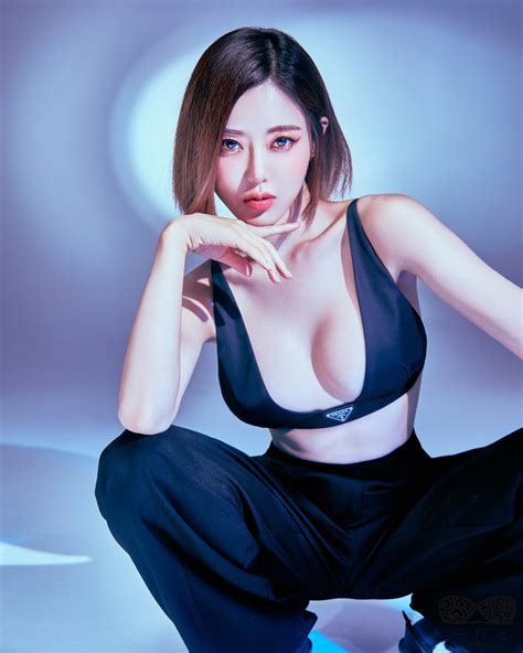 Lộ ảnh DJ Soda Nude khoe vòng 1 khủng không che nóng bỏng