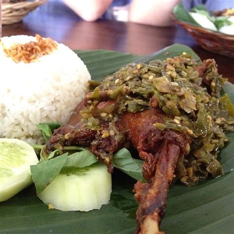 Resep Dan Cara Membuat Bebek Cabe Ijo Rendang Crispy