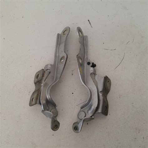 Used Bonnet Hinge Strut For Cruze Hinges Pair Jg Jh