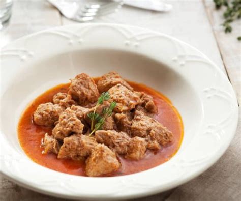 Sigue La Receta De Karlos Arguiñano De Esta Exquisita Caldereta De Cordero