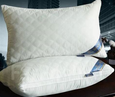 Подушка Hilton 50х70, новый, в наличии. Цена: 1 100₽ во Владивостоке