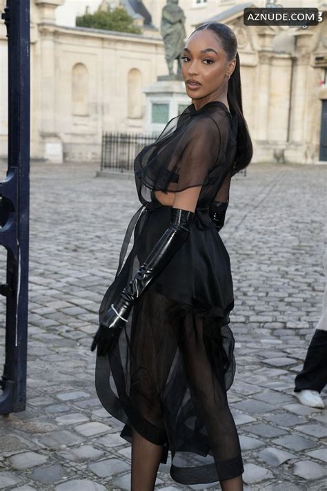 Jourdan Dunn Sexy Flaunts Her Hot Tits At The Victoria Beckham Fashion Show In Paris AZNude