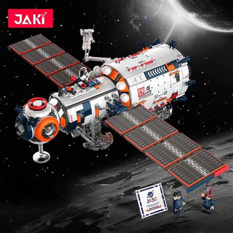 Модель аэрокосмической сборки - Основной модуль космической станции ...