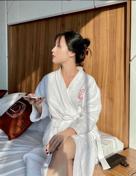 HOT NHẤT Tiktoker Nguyễn Lê Tường Vi lộ clip nóng với tư thế doggy