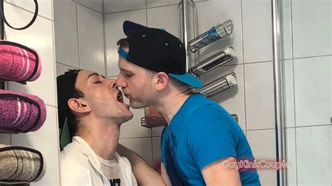 Vid Os Porno Pisse Gay Gratuites Xhamster