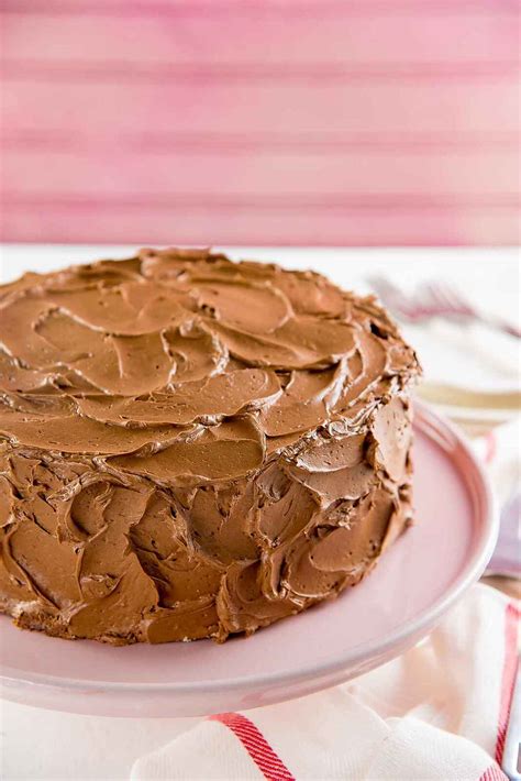 Easy Creamy Chocolate Buttercream Frosting The Flavor Bender