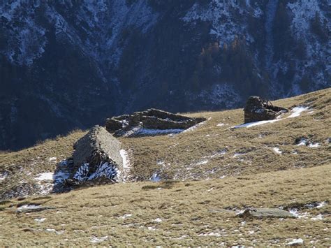 dalla Capanna Borgna verso l Alpe Lòcia Alpe Costera hikr org