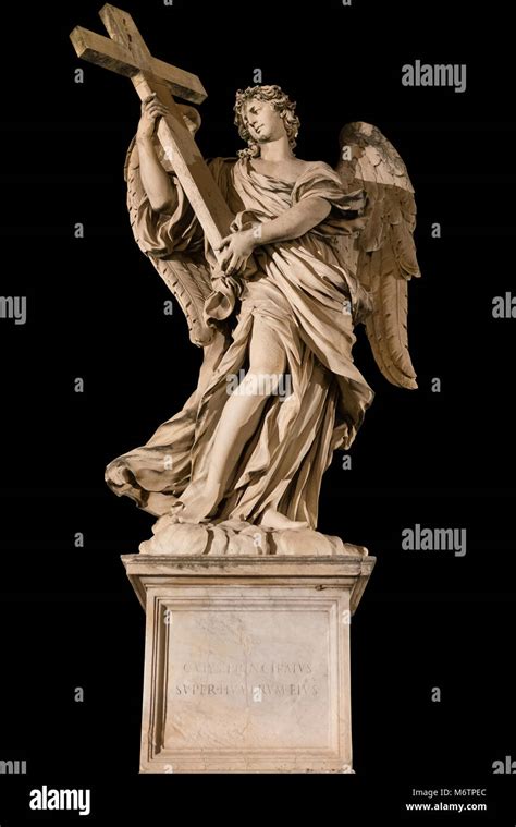 Estatua De Un ángel Sosteniendo Una Cruz En El Ponte Santangelo Roma