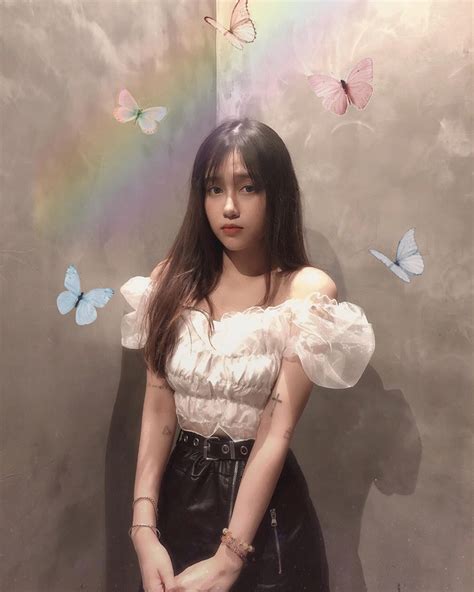 Xuất hiện cô nàng hot girl 2k1 xinh như búp bê nhưng vòng một mới là điểm tạo nên sự chú ý