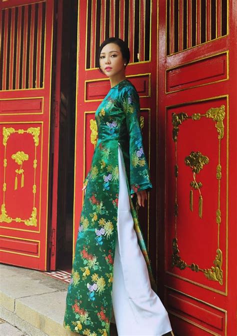 H U Tr Giang M C Bikini P Tan Tin N Mang B U