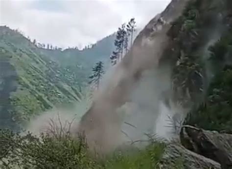 Many Feared Trapped As Major Landslide Hits A Bus In Kinnaur District